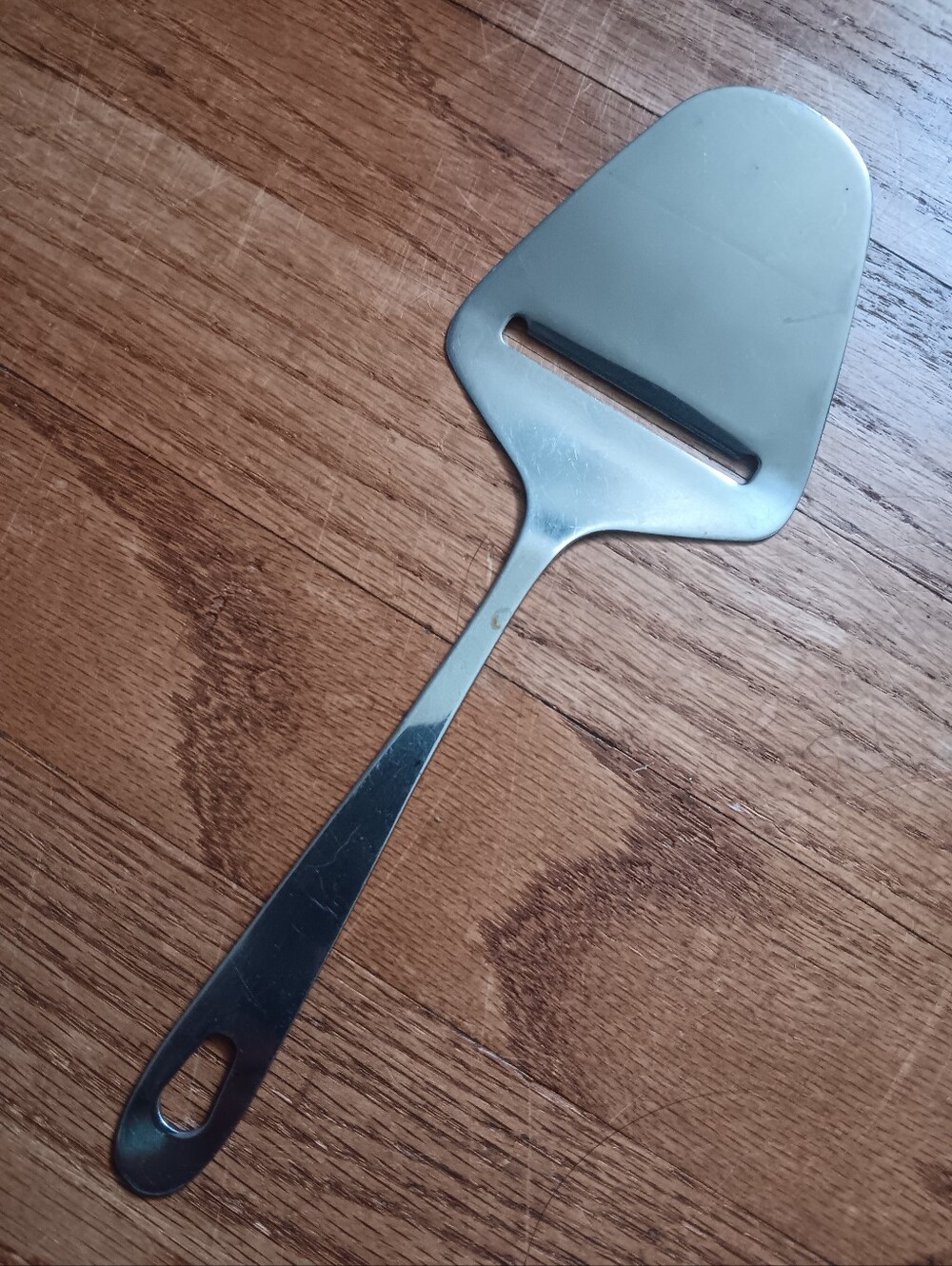 18/0 Stainless Steel Minimalist Cheese Slicer & Server